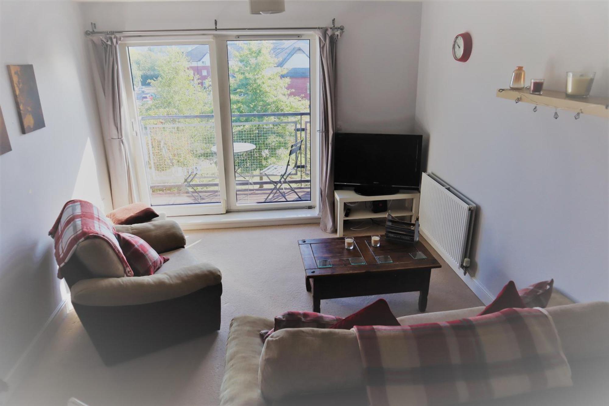 2Br Apt In Crawley W Parking - Near Gatwick Lägenhet Exteriör bild