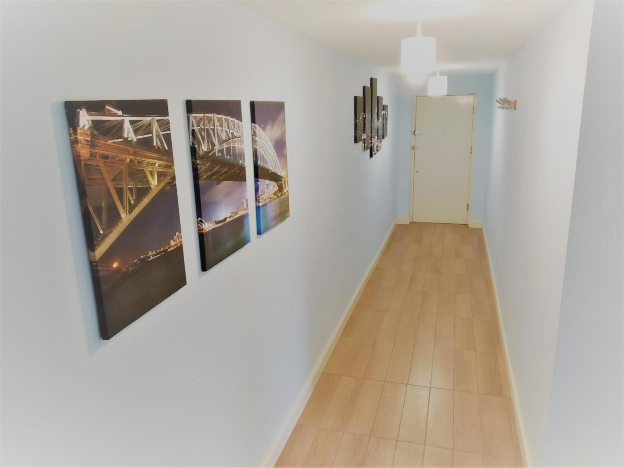 2Br Apt In Crawley W Parking - Near Gatwick Lägenhet Exteriör bild